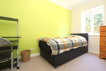 2 bedroom end of terrace house to rent - Photo 5