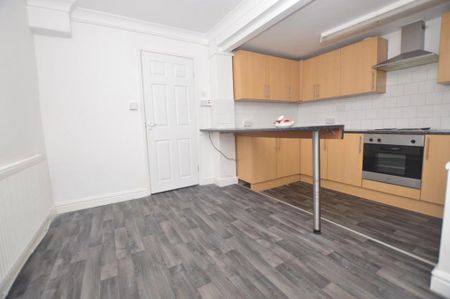 2 bedroom terraced house to rent - Photo 2
