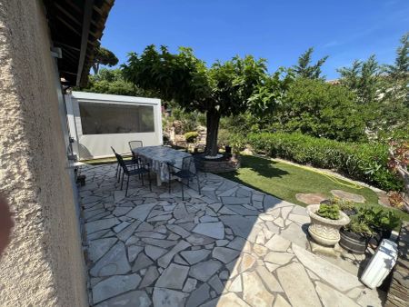 Location Maison 4 pièces 115 m2 à Sainte-Maxime - Photo 2