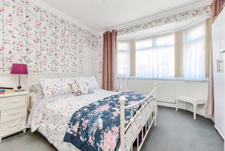 2 bedroom end of terrace house to rent - Photo 2