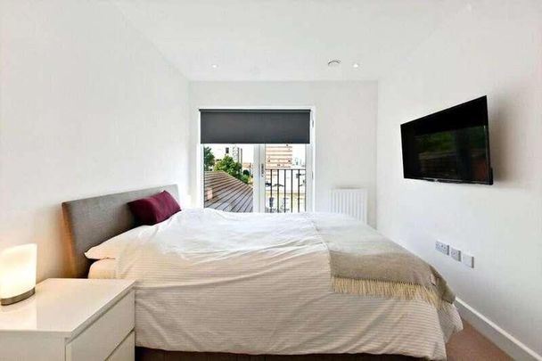 St Clements Avenue, Mile End, E3 - Photo 1