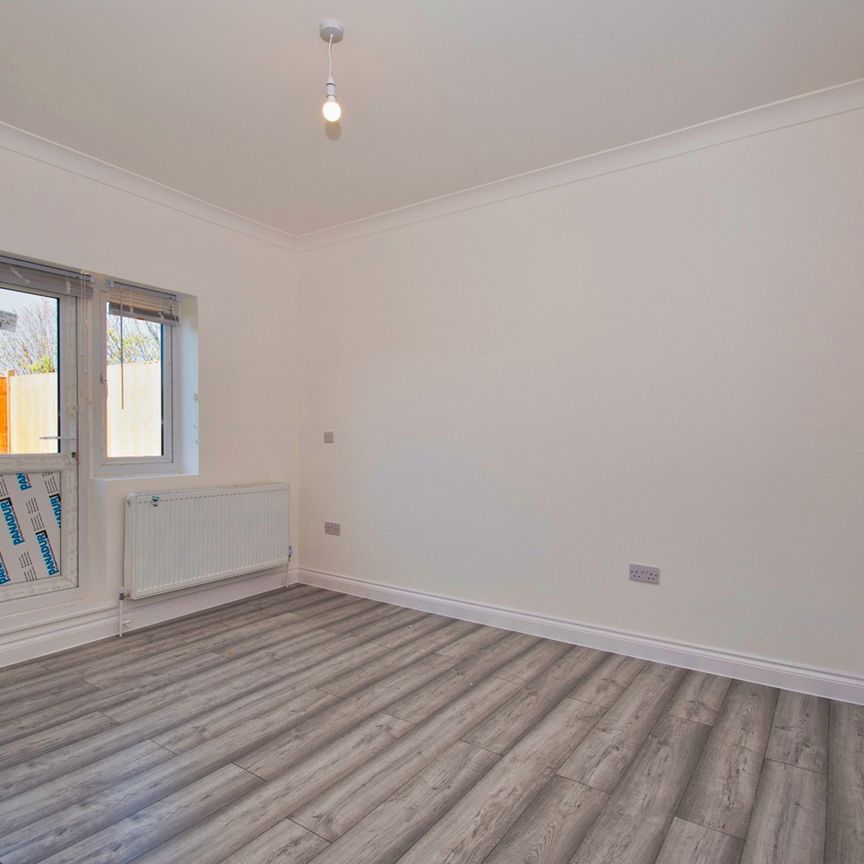 1 Bed Flat, Lower Clapton Road, E5 - Photo 1