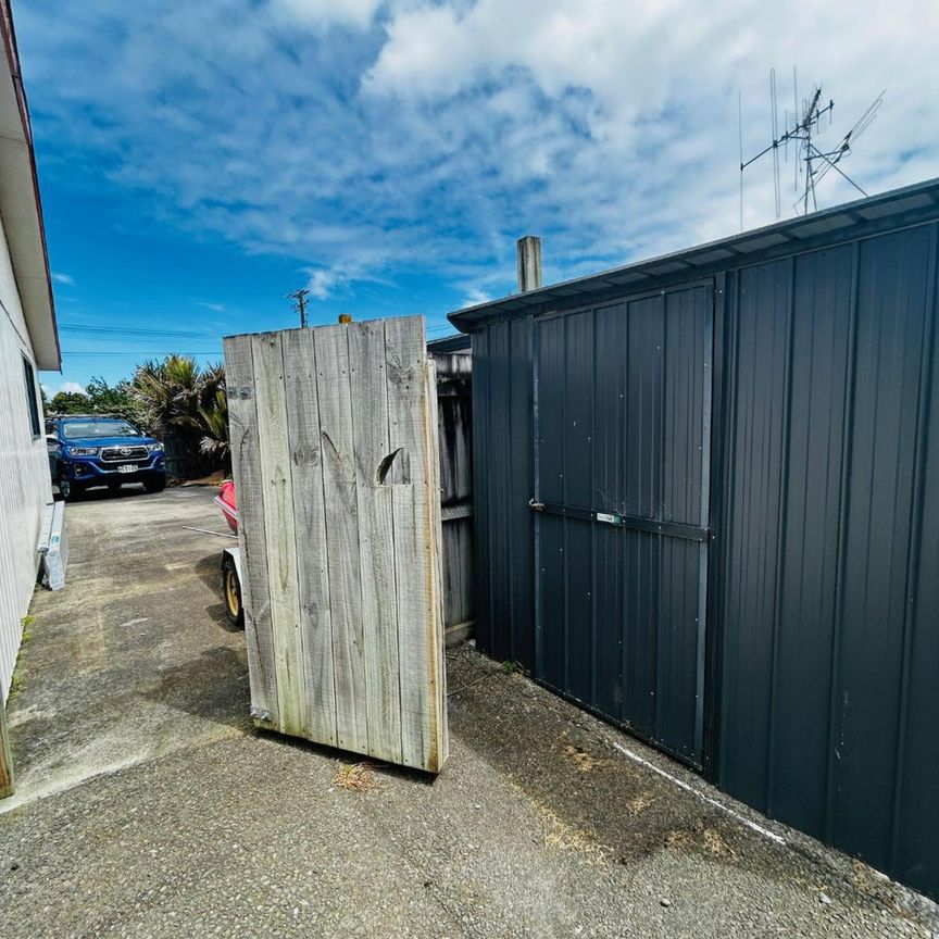 Modern comfort in Springvale - Photo 1