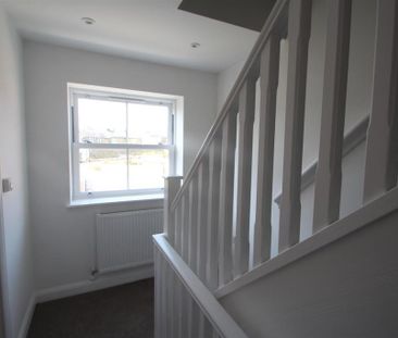 3 bedroom terraced house to rent - Photo 4