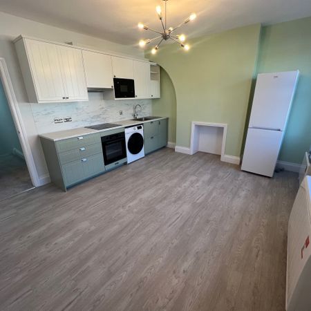 St. Johns Road, First Floor, Southall, UB2 5AN - Photo 3