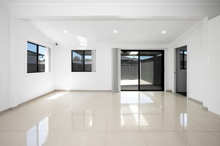 Neat Three Bedroom Family Home - Photo 3