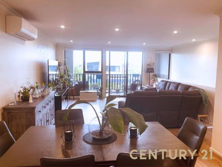 Spacious Living in a Sought-After Pocket - Photo 2