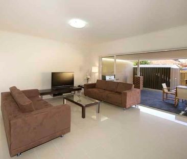 Room 5 (Non Ensuite) - Photo 4