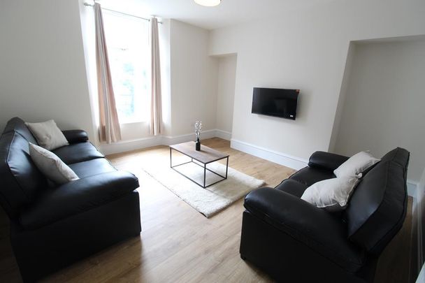 5 bedroom detached house to rent - Photo 1