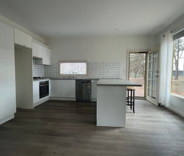 THREE BEDROOM HOUSE IN FLAGSTAFF - Photo 5