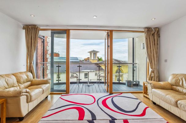 A fantastic central apartment which has been beautifully furnished. - Photo 1
