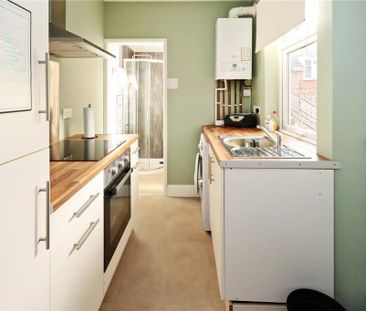 2 bedroom flat to rent - Photo 4