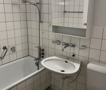 Sehr geräumige, helle 3.5 Zimmer Wohnung - Photo 3