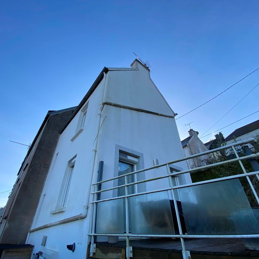 A LOUER. Libre immédiatement. Quimper, Quartier Calme, Maison Meublé Avec Terrasse ! - Photo 1