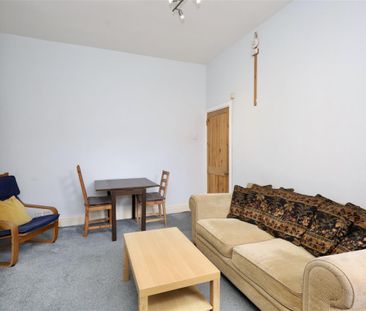 2 bedroom Flat to rent in Sandringham Road, South Gosforth, Newcast... - Photo 2