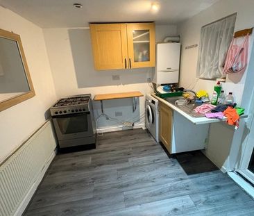 1 Bed Flat, High Road Leyton, E10 - Photo 4