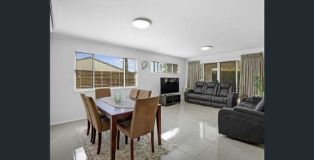 Modern Unit in Centenary Heights - Photo 5
