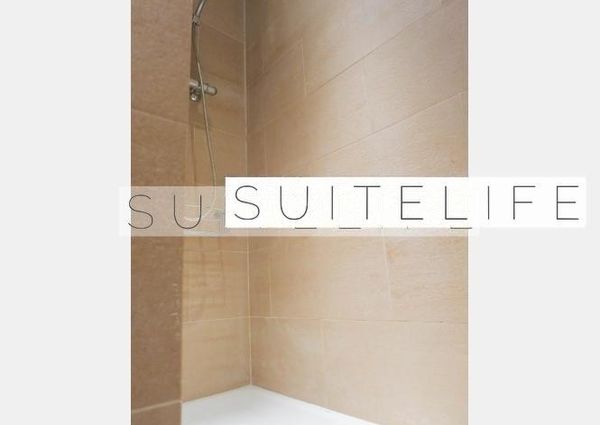 Monsieur Van Damme Lives Upstairs