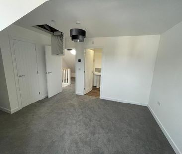 4 bedroom semi-detached house to rent - Photo 5