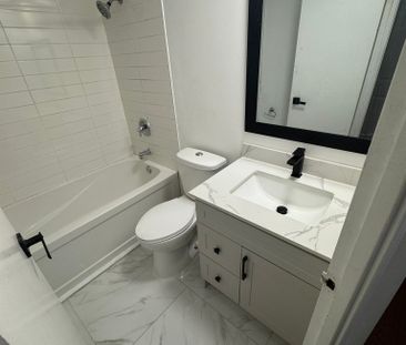 For Lease - 137 Jansen Avenue, Kitchener, Ontario - Photo 5