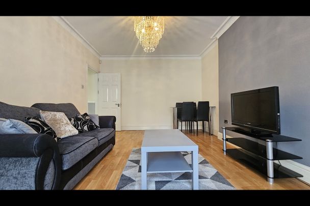 4 Bed Semi-Detached House, Bowes Road, W3 - Photo 1