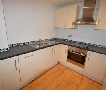 2 bedroom flat to rent - Photo 4