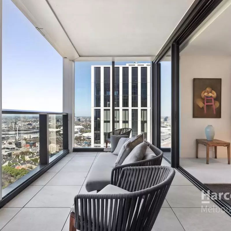 Exclusive City Retreat: Furnished Luxury! - Photo 1