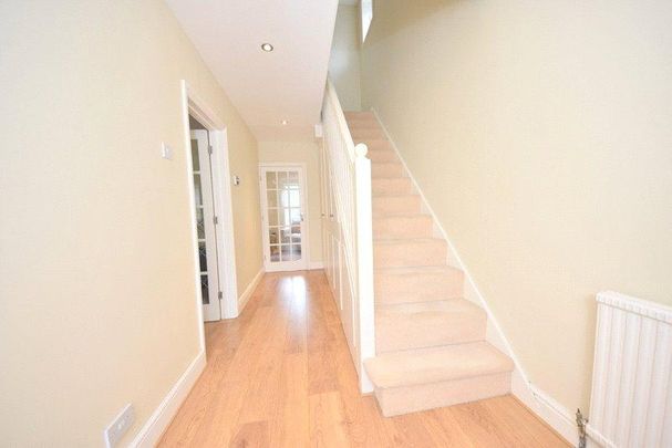 3 bedroom link detached house to rent - Photo 1