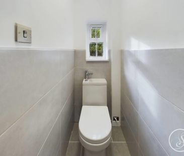 Harrogate Road, Harewood, Leeds - Photo 5