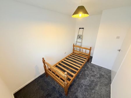 2 bedroom semi-detached house to rent - Photo 5