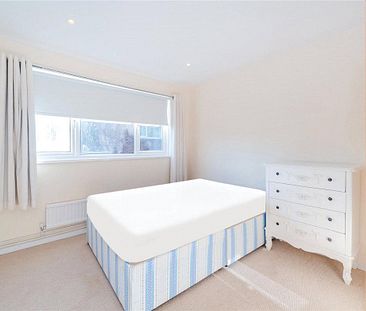 3 bedroom house in Wimbledon - Photo 1