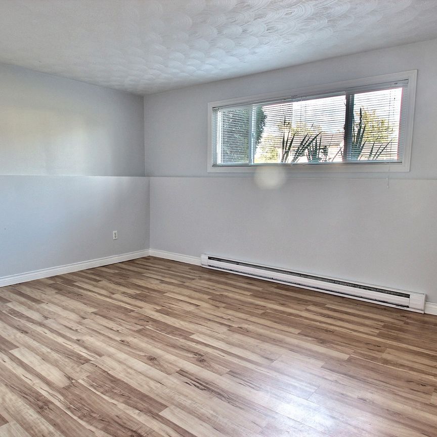 32 Meadowdale, Moncton, NB, E1G 1E1, Canada - Photo 1