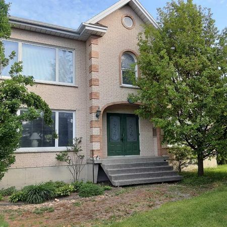 GRAND 4 1/2 À LOUER ST-HYACINTHE (AVEC FOYER) - Photo 3