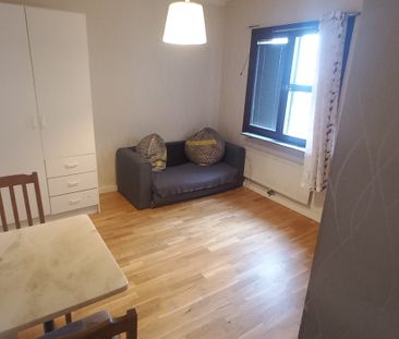 Sorögatan, Kista - Photo 1