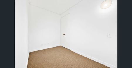 Executive Designer Apartment ** Available Now ** - Photo 5