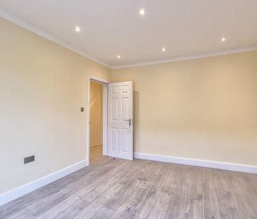 4 bedroom terraced house to rent - Photo 3