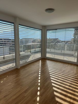 Magnifique appartement très lumineux de 4,5 p. au dernier étage, superbe vue sur le lac et le Lavaux. - Photo 1