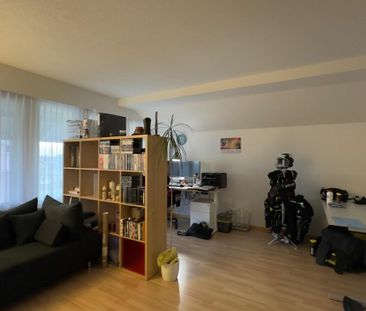 Komfortable 2 1/2-Zimmer-Dachwohnung für Singles oder Paare - Photo 3