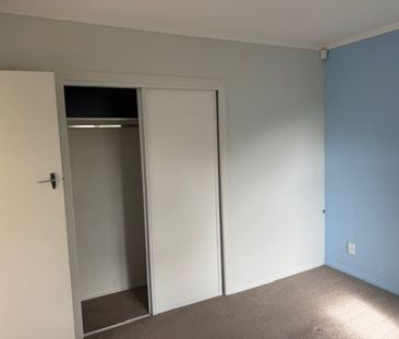 Charming 2BR Unit in Hauraki - Photo 4