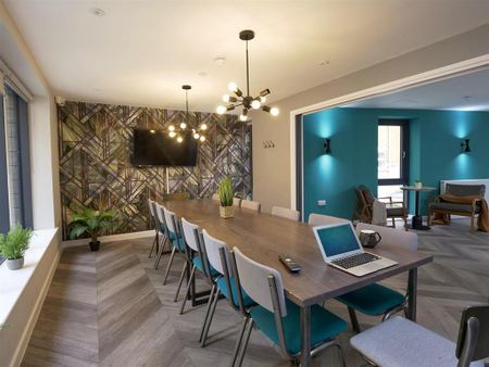 1 bedroom in a flat share to rent - Photo 3