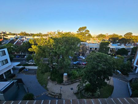 Redfern - Photo 5