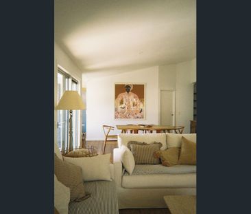 Bangalow Family Home - Fully Furnished - Photo 2