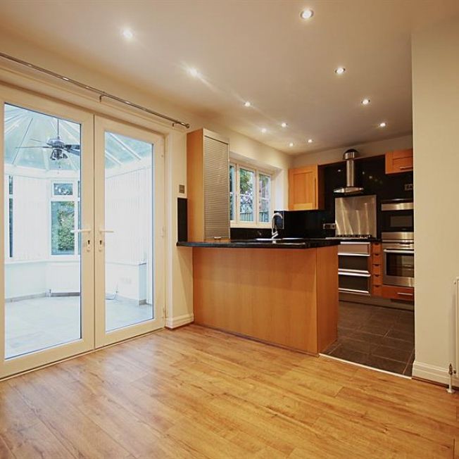 5 Bedroom Detached To Let - Photo 1