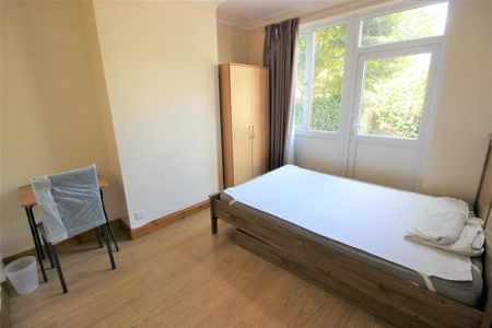 3 bedroom semi-detached house to rent - Photo 4