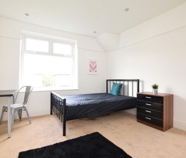 4 bedroom semi-detached house to rent - Photo 3