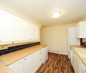 3 bedroom detached house to rent - Photo 2