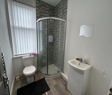 1 bedroom in a house share to rent - Photo 6