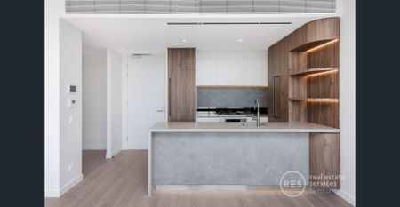 Top-Floor Apartment with Uninterrupted City Views in Newly Completed 'Portman on the Park' Building - Photo 5