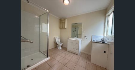 Affordable 2-Bedroom Home in Prime North Melbourne Location - Photo 4