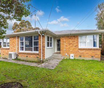 Spacious 3 bedroom brick house and fully fenced - Photo 4
